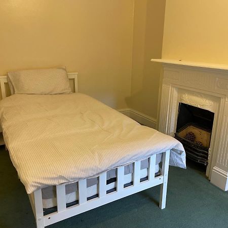 Wolverton  Rooms In A Victorian Comfortable 4-Bedroom House In Milton Keynes Rooms Not En-Suites מראה חיצוני תמונה