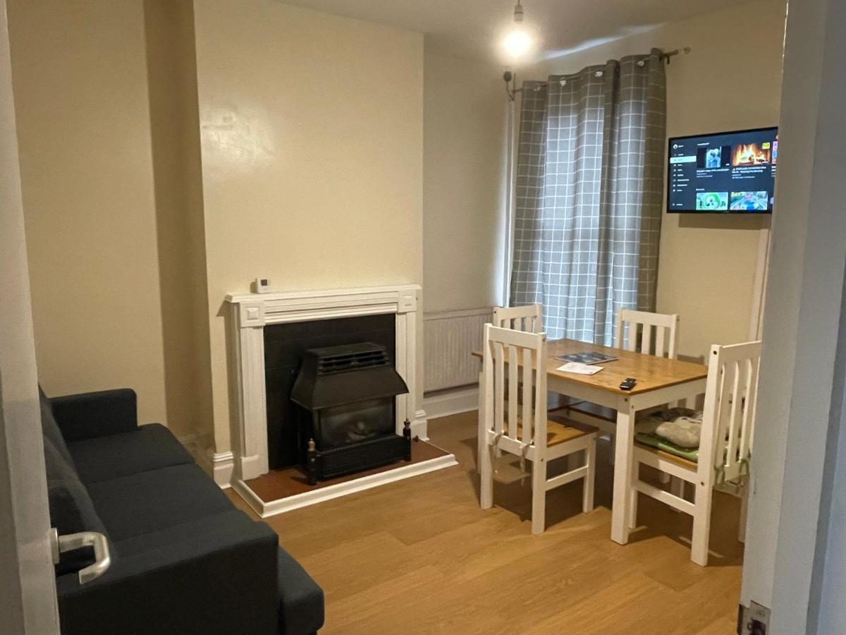 Wolverton  Rooms In A Victorian Comfortable 4-Bedroom House In Milton Keynes Rooms Not En-Suites מראה חיצוני תמונה