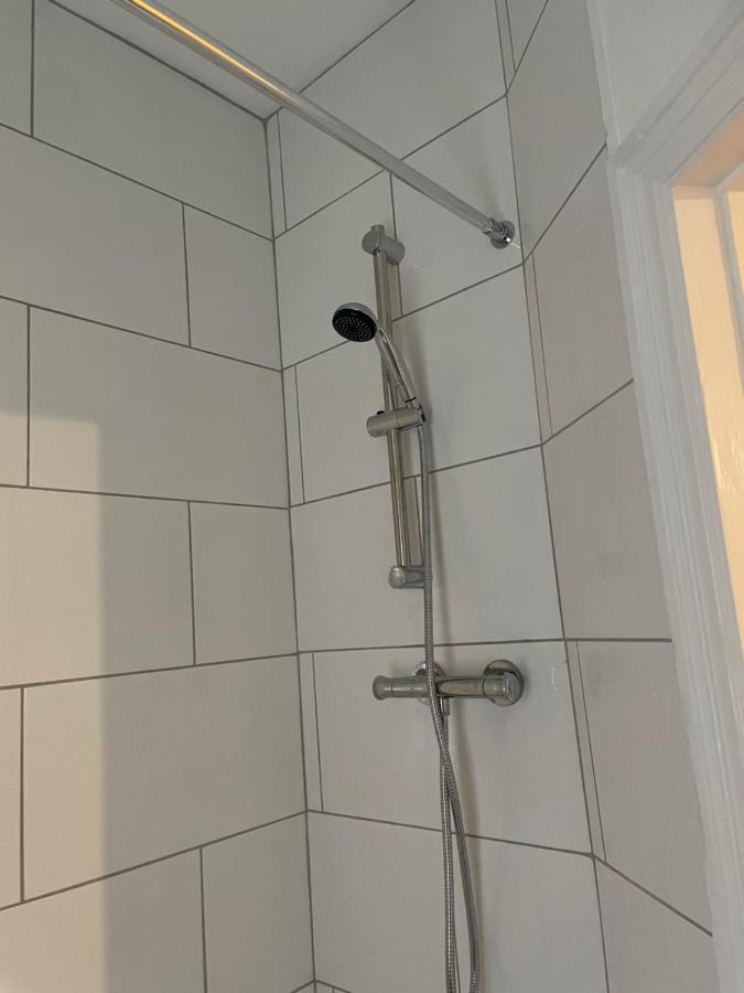Wolverton  Rooms In A Victorian Comfortable 4-Bedroom House In Milton Keynes Rooms Not En-Suites מראה חיצוני תמונה