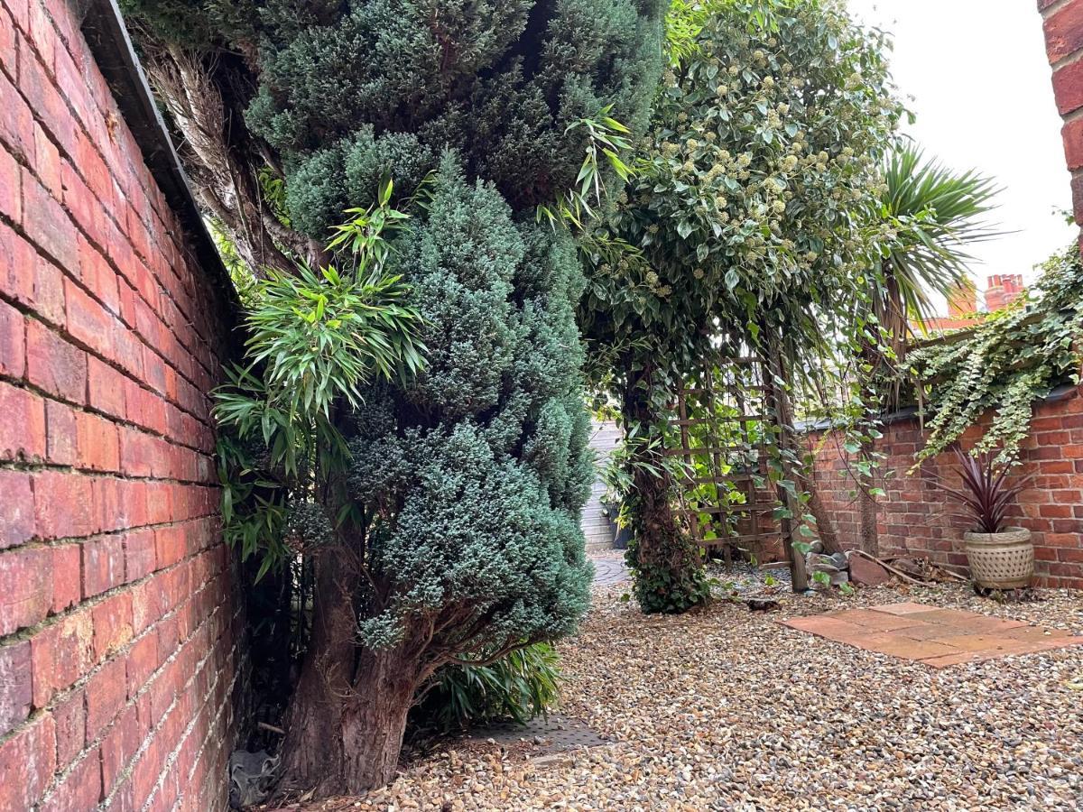 Wolverton  Rooms In A Victorian Comfortable 4-Bedroom House In Milton Keynes Rooms Not En-Suites מראה חיצוני תמונה