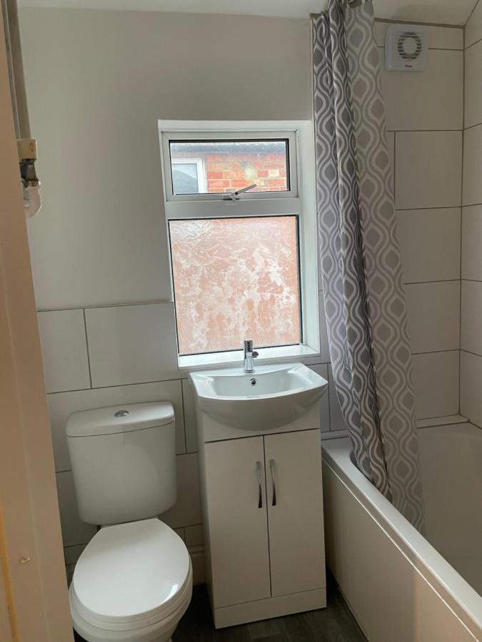 Wolverton  Rooms In A Victorian Comfortable 4-Bedroom House In Milton Keynes Rooms Not En-Suites מראה חיצוני תמונה