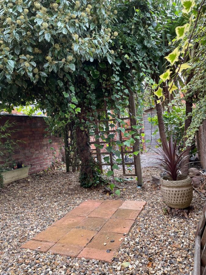 Wolverton  Rooms In A Victorian Comfortable 4-Bedroom House In Milton Keynes Rooms Not En-Suites מראה חיצוני תמונה